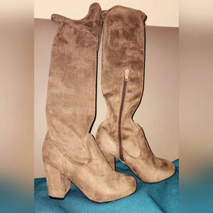 *NWOT* Carlos by Carlos Santana, Rumer Over the Knee Boots, Sz 5M